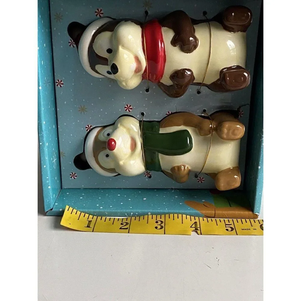 Disney Chip & Dale Scarf Chipmunk Salt & Pepper Shakers‎ Ceramic Christmas NEW